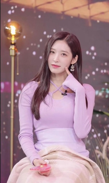 Wearing Idol Classy Hyeongseo (Two-way long sleeve dress purple color)